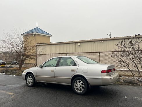 Used 1998 Toyota Camry CE image 4