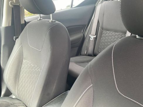 Used 2021 Nissan Kicks SV image 12