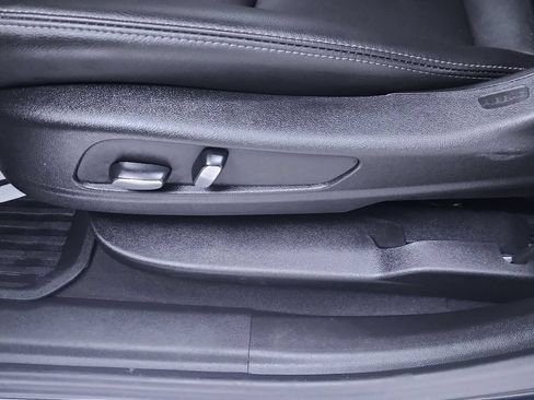 Used 2024 Cadillac XT6 Luxury w/ LPO, Floor Liner Package FWD image 12