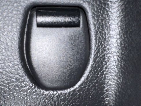 Used 2018 Nissan Rogue SV AWD/4WD image 28