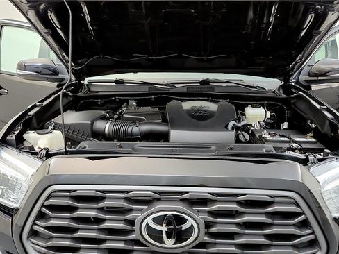 Used 2022 Toyota Tacoma TRD Off-Road w/ Technology Package image 14