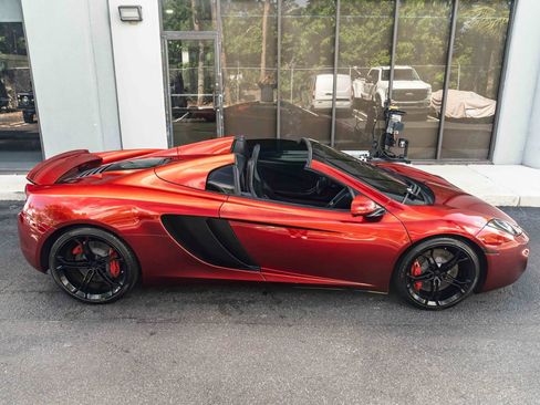 Used 2014 McLaren MP4-12C Spider RWD image 34