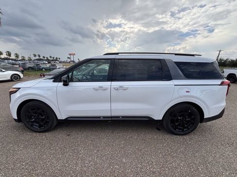 New 2025 Kia Carnival SX Prestige image 4