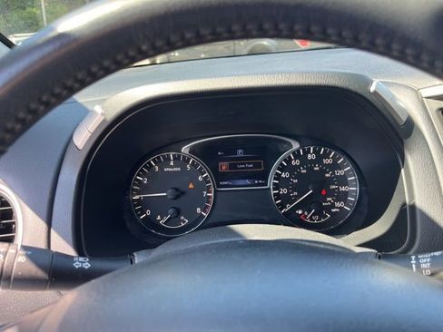 Used 2017 Nissan Pathfinder SV w/ SV Tech Package FWD image 22