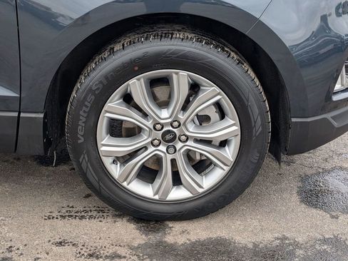 Used 2023 Ford Edge Titanium image 9