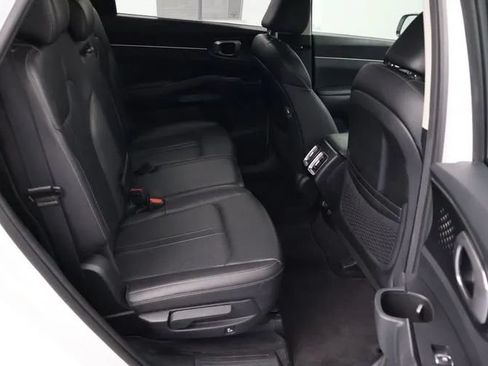 Used 2022 Kia Sorento S FWD image 18