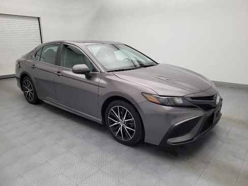 Used 2021 Toyota Camry SE FWD image 11