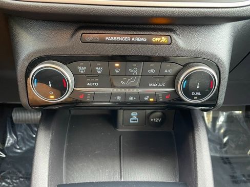 Used 2022 Ford Escape SEL image 23