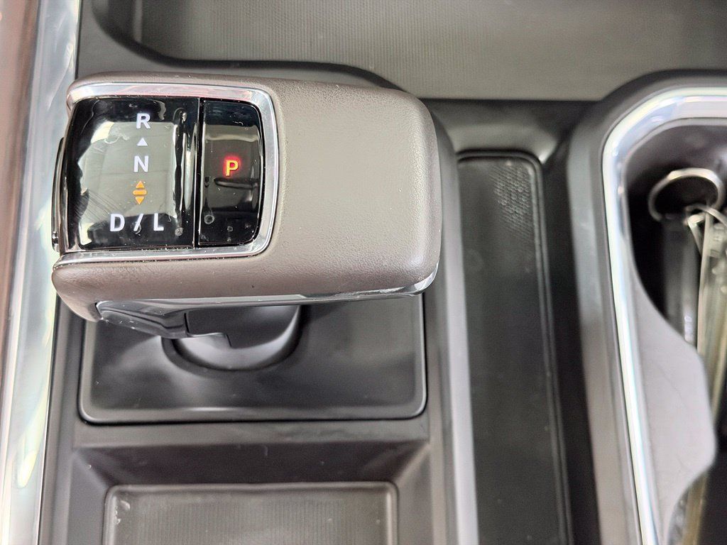 Used 2024 GMC Sierra 1500 SLT w/ SLT Premium Plus Package AWD/4WD image 45