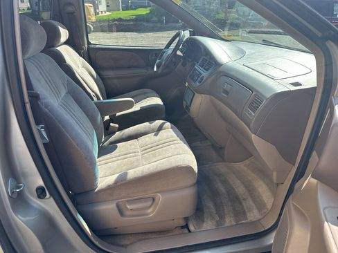 Used 2001 Toyota Sienna LE w/ LE Upgrade Pkg 2 FWD image 11