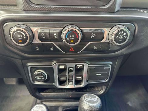 Used 2018 Jeep Wrangler Unlimited Sport S AWD/4WD image 30