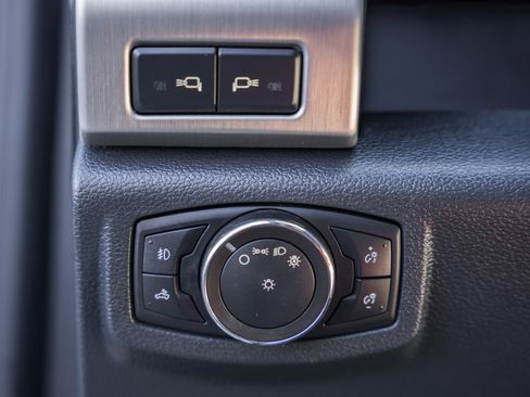 Certified 2022 Ford F450 Platinum w/ FX4 Off-Road Package image 51