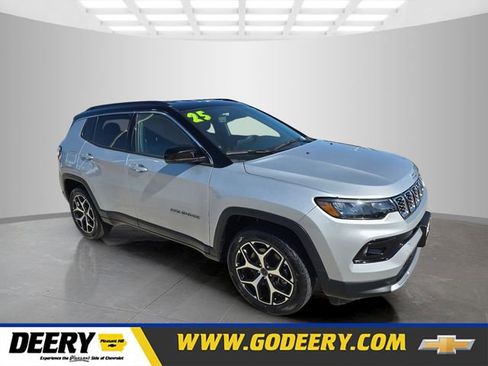 Used 2025 Jeep Compass Limited image 1