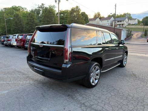 Used 2020 Cadillac Escalade ESV Premium Luxury AWD/4WD image 5