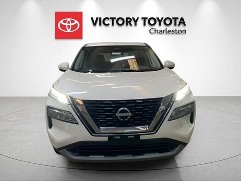 Used 2023 Nissan Rogue SV image 8