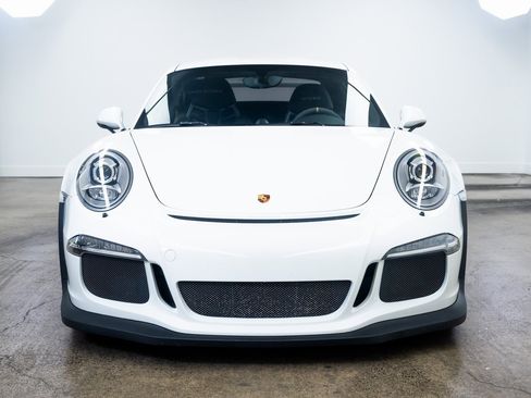 Used 2016 Porsche 911 GT3 RS image 2