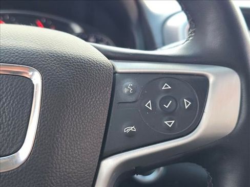 Certified 2023 GMC Terrain SLT image 18