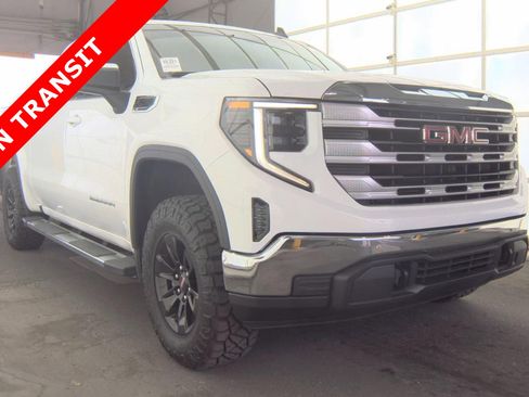 Used 2023 GMC Sierra 1500 SLE w/ Enhanced Capability Package image 3