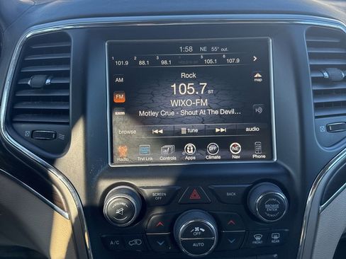 Used 2017 Jeep Grand Cherokee Overland w/ Jeep Active Safety Group image 12