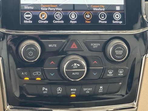 Used 2020 Jeep Grand Cherokee Limited AWD/4WD image 18