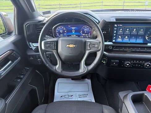 Used 2024 Chevrolet Silverado 1500 LT AWD/4WD image 14