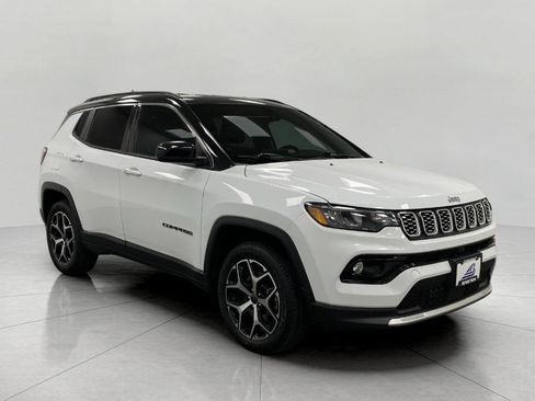 Used 2025 Jeep Compass Limited image 1