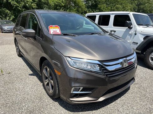 Used 2018 Honda Odyssey Touring image 1