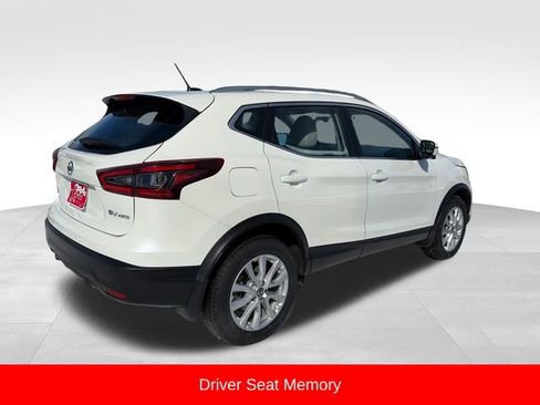 Used 2022 Nissan Rogue Sport SV w/ Technology Package image 7