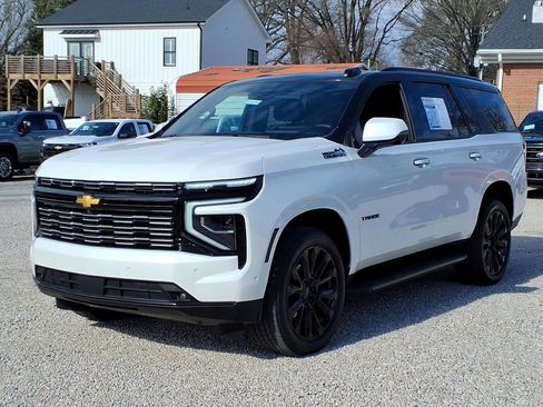 Used 2025 Chevrolet Tahoe High Country image 3