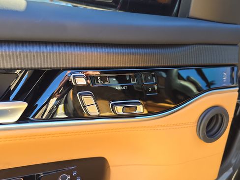 Used 2024 Jeep Grand Wagoneer Series III w/ Quick Order Packagew 28T AWD/4WD image 22