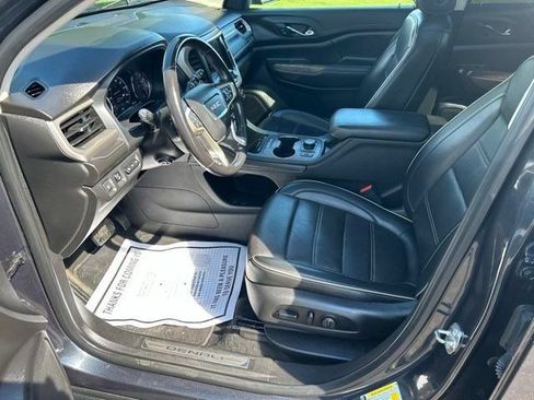 Used 2021 GMC Acadia Denali w/ Denali Technology Package FWD image 16