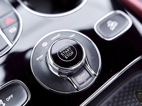Used 2024 Bentley Bentayga AWD/4WD image 79