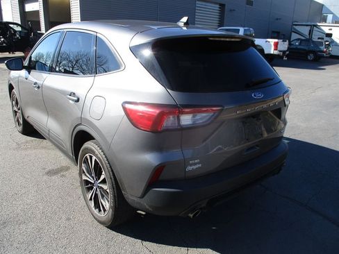 Used 2021 Ford Escape SE w/ SE Sport Appearance Package image 3