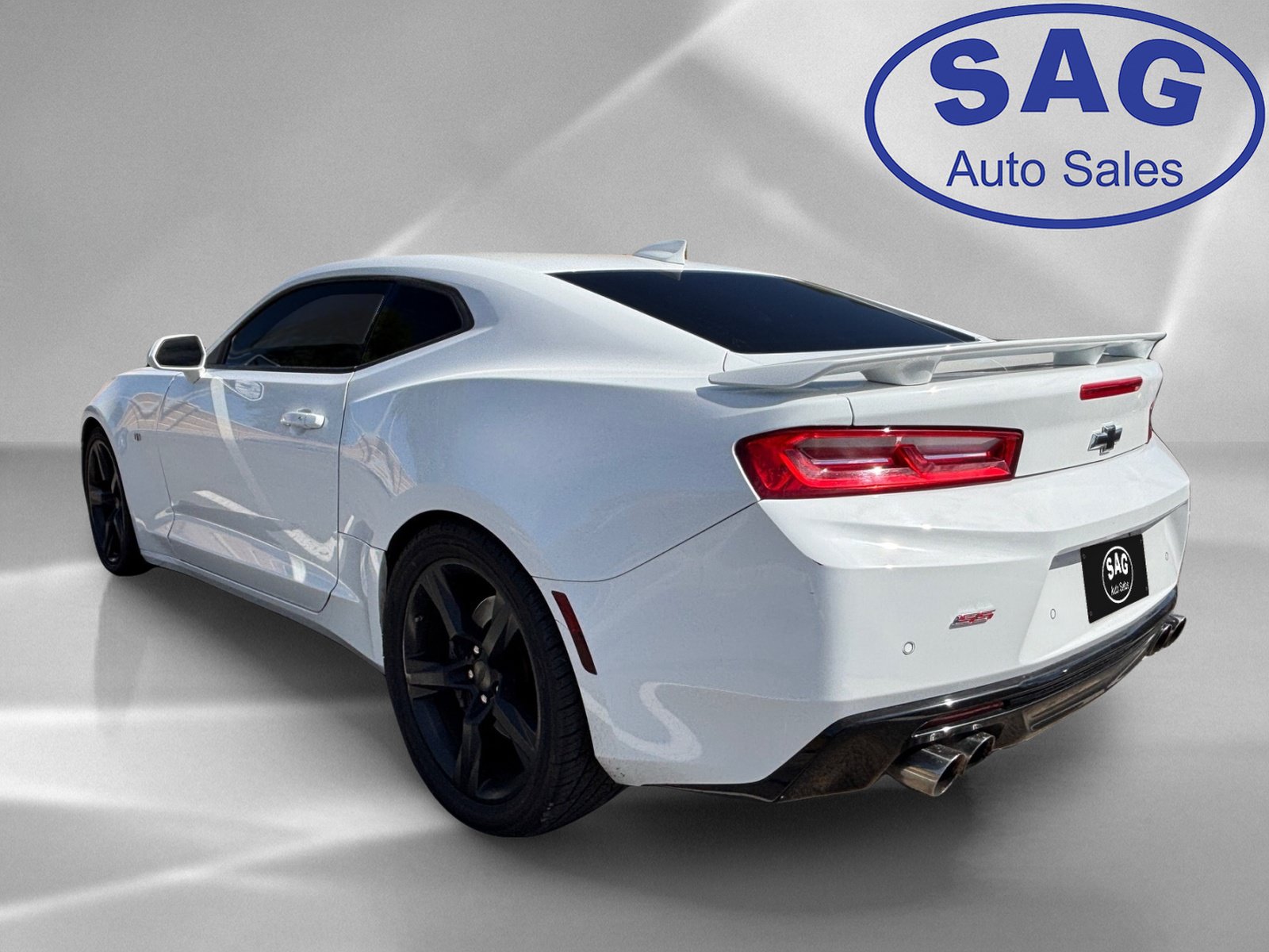 Used 2017 Chevrolet Camaro SS RWD image 4