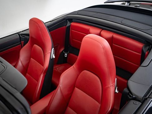 Used 2015 Porsche 911 Turbo S image 13