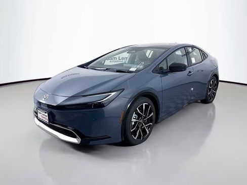 New 2026 Toyota Prius Plug-In Hybrid image 3