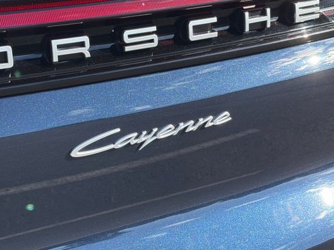 Used 2024 Porsche Cayenne Coupe AWD/4WD image 38