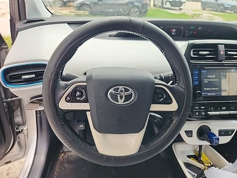 Used 2016 Toyota Prius Four FWD image 4
