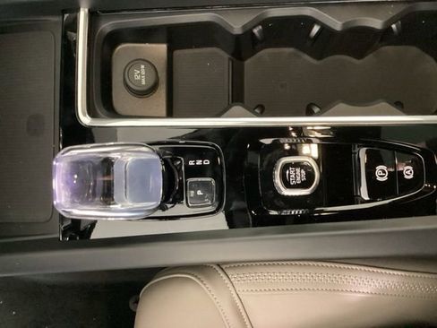 New 2026 Volvo XC60 B5 Plus w/ Protection Package Premier image 25