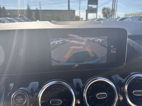 Used 2021 Mercedes-Benz GLA 250 4MATIC image 25