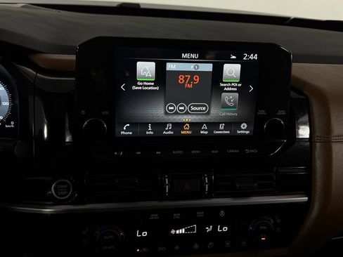 Used 2024 Nissan Pathfinder Platinum image 17