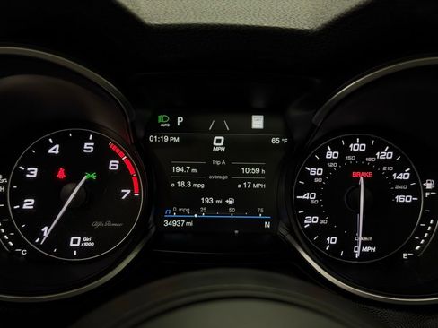 Used 2023 Alfa Romeo Stelvio Veloce image 19