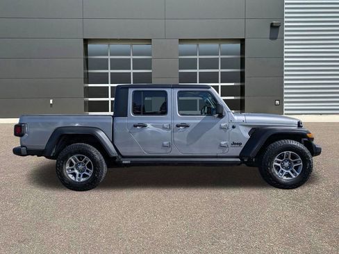 Used 2020 Jeep Gladiator Sport w/ Quick Order Package 24S AWD/4WD image 4