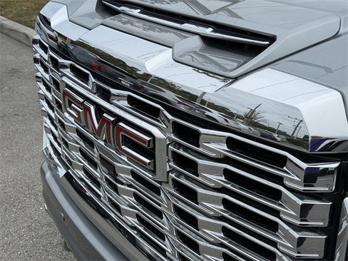Used 2024 GMC Sierra 2500 Denali w/ Max Trailering Package image 8