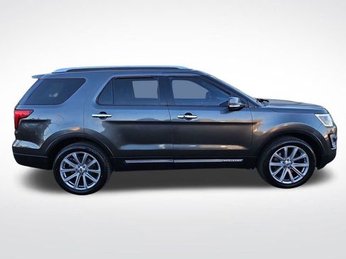 Used 2017 Ford Explorer Limited image 6