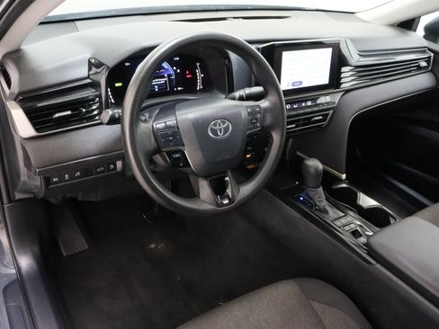 Used 2025 Toyota Camry LE FWD image 13