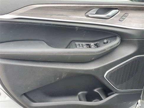 New 2026 Jeep Grand Cherokee L Limited AWD/4WD image 17
