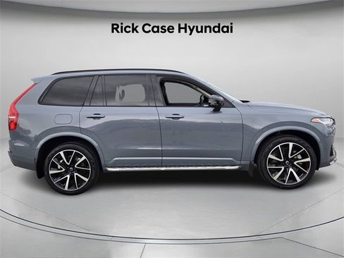 Used 2023 Volvo XC90 T8 Ultimate w/ Lounge Package image 4