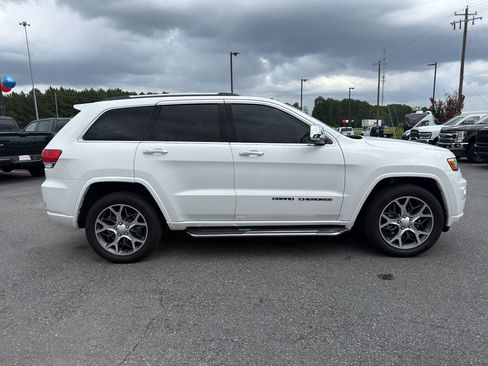 Used 2019 Jeep Grand Cherokee Overland AWD/4WD image 4