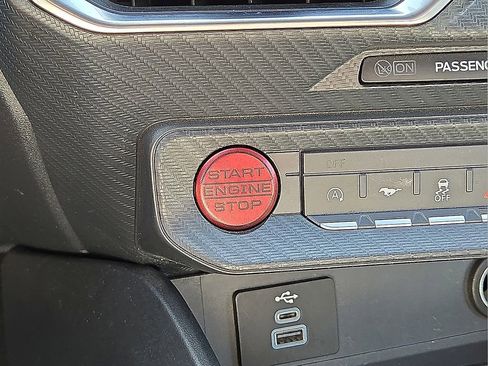 Used 2025 Ford Mustang Premium image 27